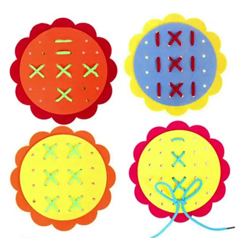 Jeu de laçage pour motricité fine - Mon Jouet Montessori