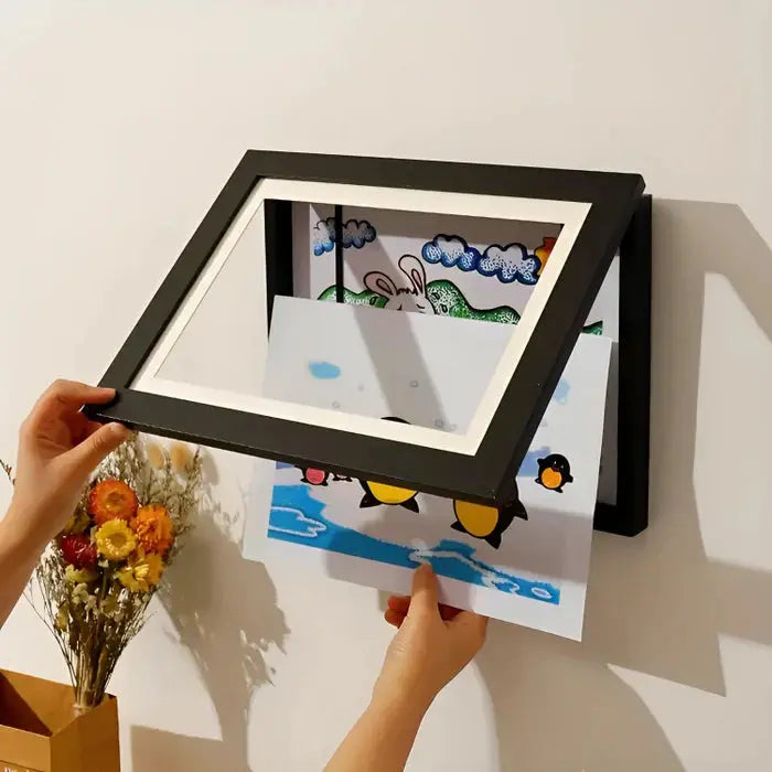 Cadre pour les dessins de vos enfants - ouverture magnétique et réserve de dessin avec élastique -  Mon Jouet Montessori