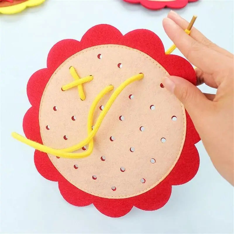 Jouet de couture Montessori - Mon Jouet Montessori