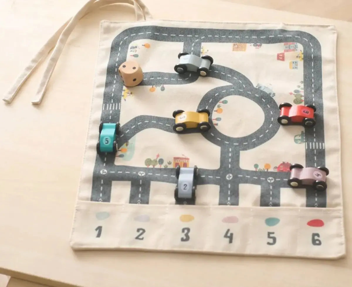 Tapis de jeu de route avec voitures en bois - Mon Jouet Montessori