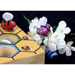 Jeu de motricité fine en bois – Attraper les abeilles avec une pince