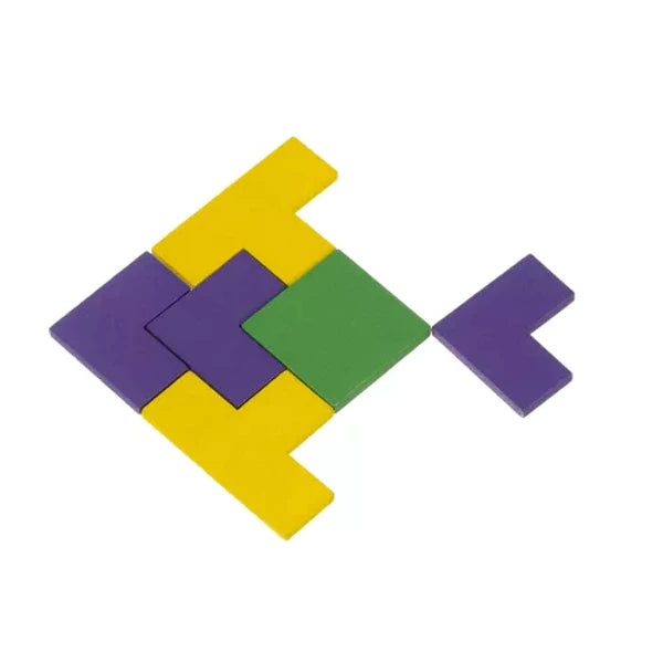 Détail des pièces en bois du puzzle tangram éducatif